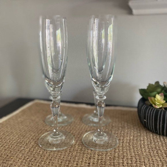 SET OF 2 GERMAN VINTAGE CHRISTMAS BELL ETCHED CRYSTAL CHAMPAGNE GLASSES - Picture 11 of 11